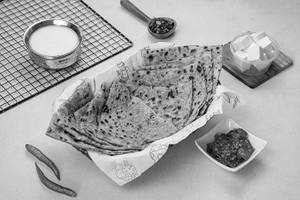 Paneer Paratha (2 Pcs)