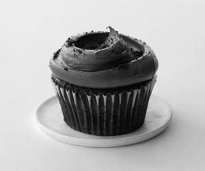 DEVIL'S FOOD MOCHA CUPCAKE