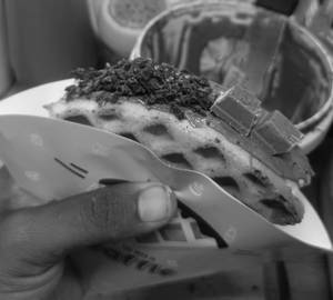 Kit Kat + Oreo Waffle (Eggless)