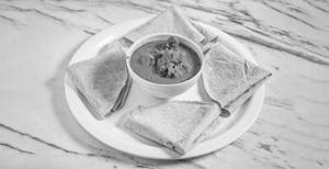 Chicken Curry with 4 Roti