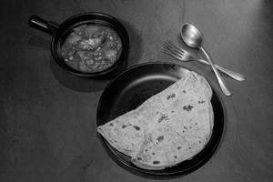 Chicken Manchurian With 2 Indian Breads