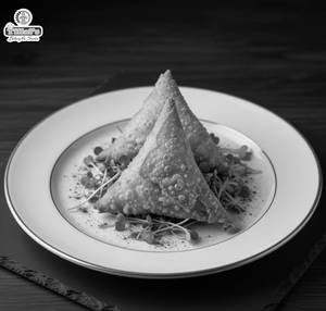 Onion Samosa (1 Pc)