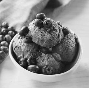Blueberry fruit ice cream