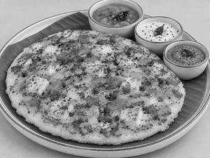 Butter Paneer Uttapam