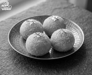 Laddus