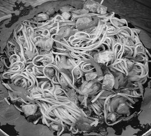Chicken schezwan noodles