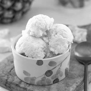 Pineapple fruit ice cream