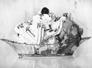 Banana split sundae regular (240 gram)