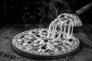 Umrao Special Thin Crust Pizza