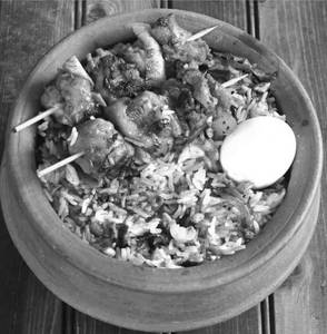 Chicken Tikka Biryani [4 Pieces, 1 Egg]