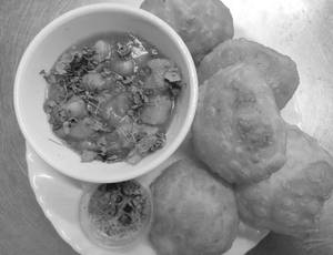 Club Kachori Plate 