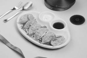 PANEER MOMOS STEAMED