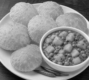 Puri With Aloo Matar Ki Sabzi [ 5 piece ] ( no onion no garlic )
