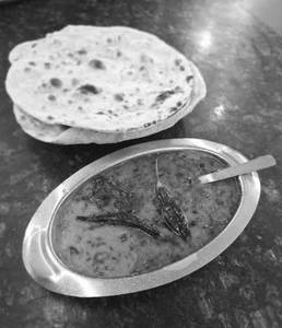 Dal Tadka with 4 Ghee Roti