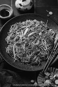 Egg Chilli Garlic Noodles