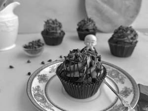 Dark Chocolate Cupcake [120 Grams]