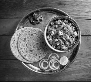 Paneer Bhujia + 2 Plain Paratha