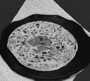 Tikona Paratha
