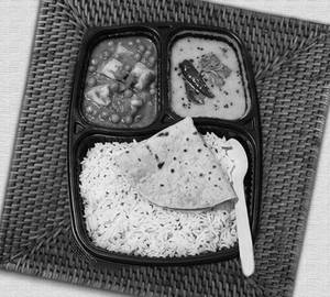 Mattar Paneer Thali in tray 