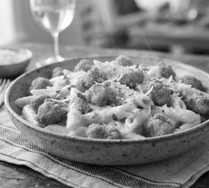 Crispy chicken popcorn penne cheese pasta box