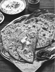 Paneer Pyaj Paratha