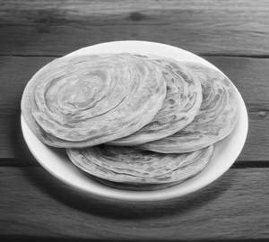 Lachcha Porota With Chicken Kosha (2 Piece)