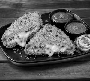 Title: Cheese Bread Pakora – 2 Pcs
