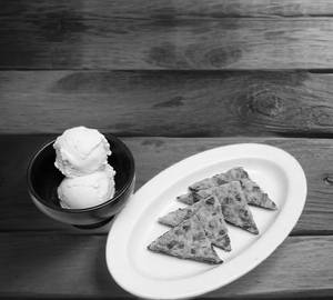 Date Pan Cake with Vanilla Ice cream