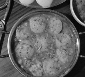 Sambar Idli 2pcs