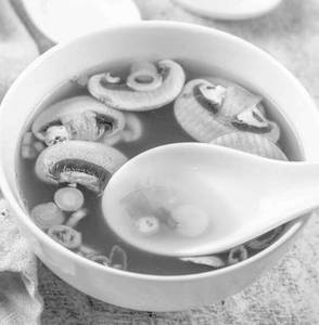 Mushroom clear soup