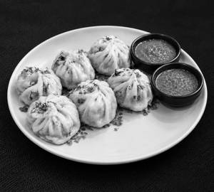 Jumbo Paneer Momos (6Pcs)