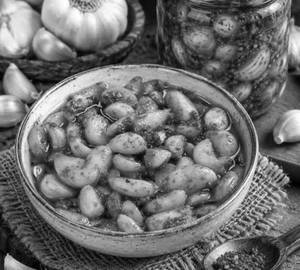 Garlic pickle