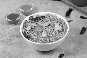 Mushroom Schezwan Noodles