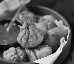 Veg Momos [4 Pieces]