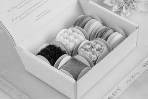 Pack Of 4 Medoviks And 4 Macarons
