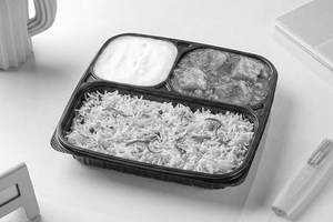 Matar Paneer with Rice & Curd Lunchbox