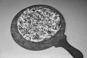 Barbeque chicken pizza