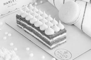 Premium Butterscotch Medovik With Macaron