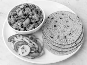 Allu Gobhi + Roti 4