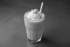 Mango Milkshake With Ice Cream