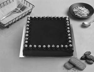 Hazelnut Rocher Square Cake