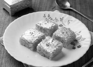 Kesar Nariyal Burfi