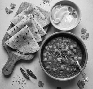 Chole + 3 Butter Chapati