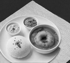 SAMBAR VADA WITH IDLI OR CHUTNEY ( no onion no garlic)