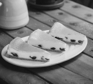 Classic Blueberry Cheesecake