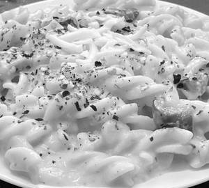 White Sauce Pasta