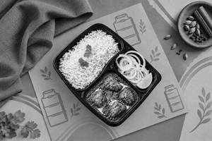 Palak Chicken+ Rice Khana Box