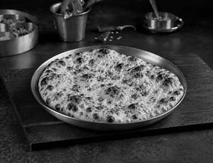 Butter Cheese Garlic Naan (1 Pc)
