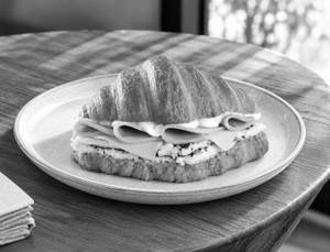 Egg White & Chicken Ham Croissant