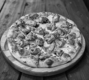 Tandoori chicken pizza